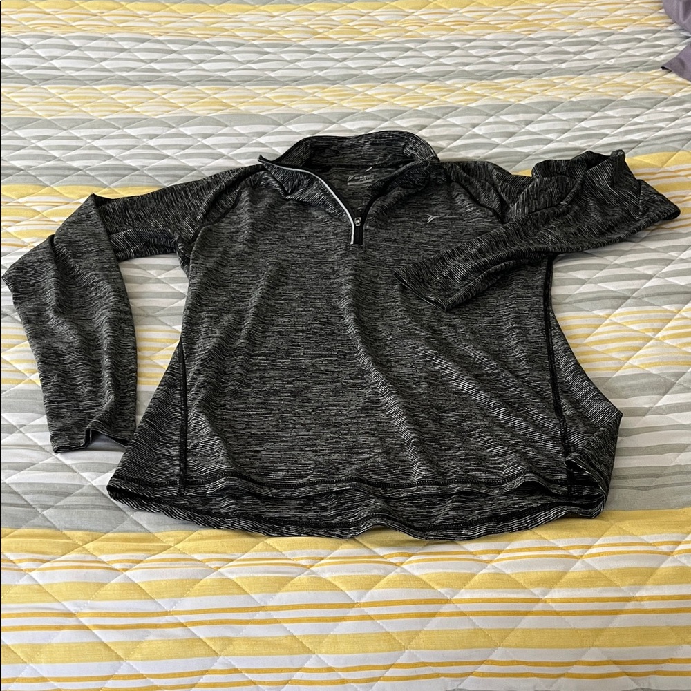 Old Navy Active Black and White Pullover